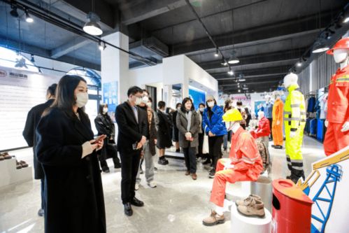 領(lǐng)略正裝魅力 南山智尚杯中國正裝設(shè)計大賽采風(fēng)活動精彩回顧