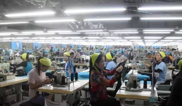合格服裝廠車(chē)間主任的工作指南 銜接生產(chǎn)與零售